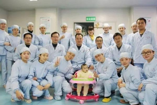 阅站漫画app最新版：免费搜索全网漫画，畅享多种便捷阅读体验