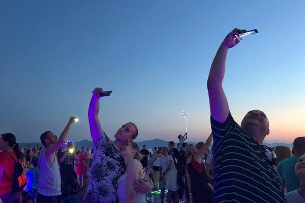 《海贼王第890集》在线观看