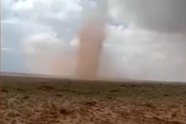 异世界搞笑冒险番为何吸引人？独特设定与反差角色是关键