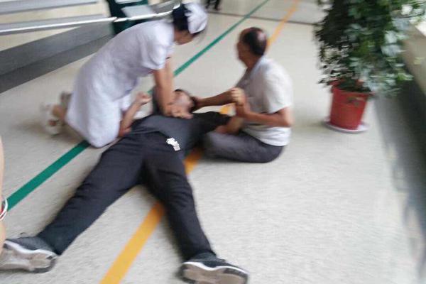 异世界搞笑冒险番为何吸引人？独特设定与反差角色是关键