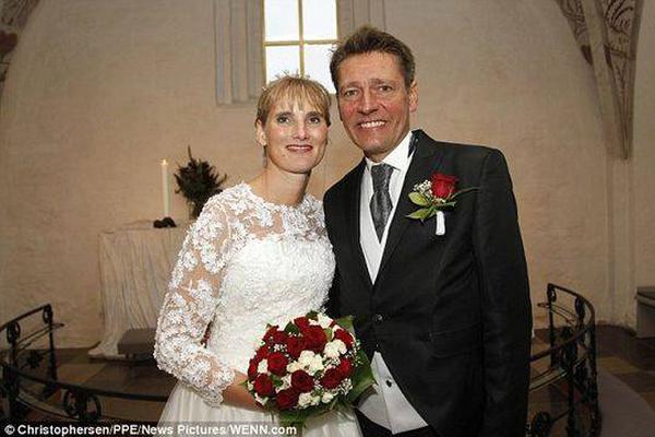 免费在线可阅读漫画成首选，却面临凯发k8国际首页登录的版权等难题待剖析？