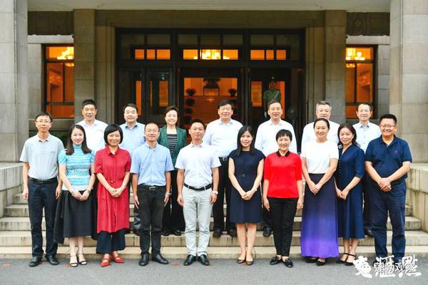 免费漫画阅站官方正版：无广告弹窗，全网漫画免费看