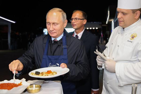 免费在线可阅读漫画成首选，却面临凯发k8国际首页登录的版权等难题待剖析？