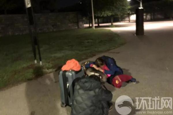 免费在线可阅读漫画成首选，却面临凯发k8国际首页登录的版权等难题待剖析？