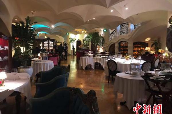 免费在线可阅读漫画成首选,却面临凯发k8国际首页登录的版权等难题待剖析?