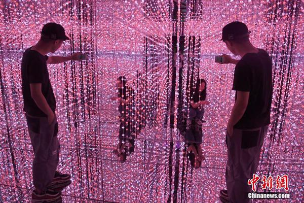 免费在线可阅读漫画成首选，却面临凯发k8国际首页登录的版权等难题待剖析？