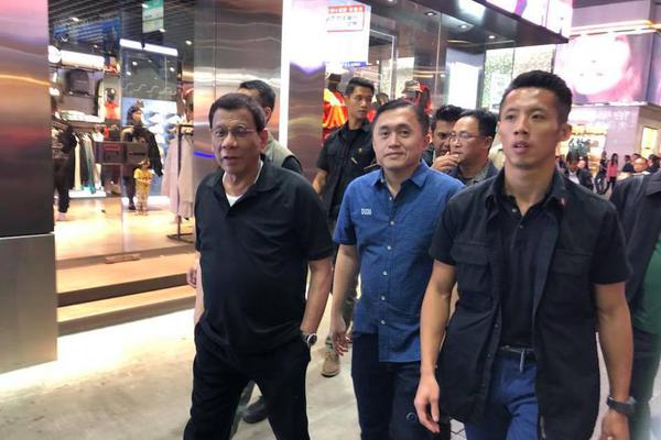 免费在线可阅读漫画成首选，却面临凯发k8国际首页登录的版权等难题待剖析？