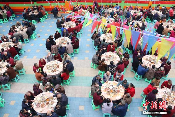 免费在线可阅读漫画成首选，却面临凯发k8国际首页登录的版权等难题待剖析？