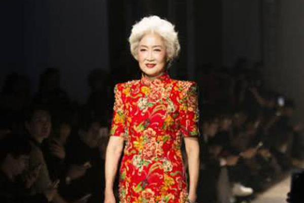 免费在线可阅读漫画成首选，却面临凯发k8国际首页登录的版权等难题待剖析？