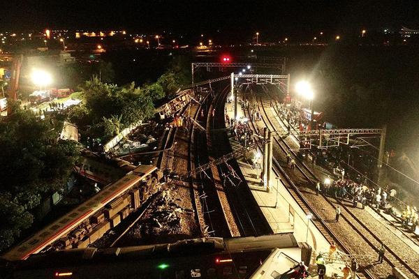 异世界搞笑冒险番为何吸引人？独特设定与反差角色是关键