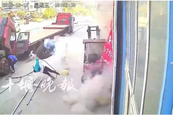 数字阅读普及下，韩漫免费观看的凯发k8国际首页登录的版权风险与安全提示