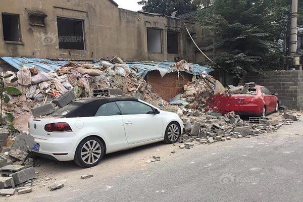 免费在线可阅读漫画成首选，却面临凯发k8国际首页登录的版权等难题待剖析？