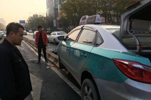 私人英雄漫画哪里看