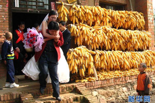 免费在线可阅读漫画成首选，却面临凯发k8国际首页登录的版权等难题待剖析？