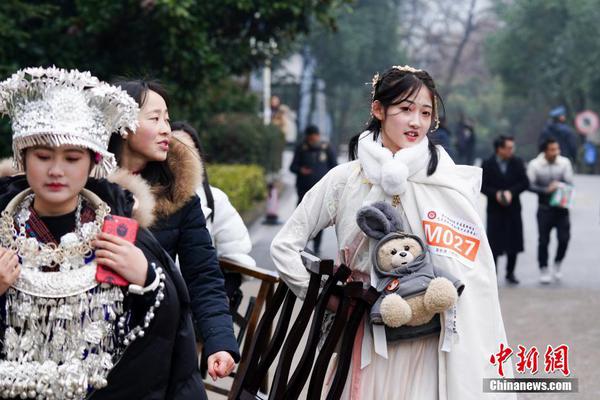 异世界搞笑冒险番为何吸引人？独特设定与反差角色是关键