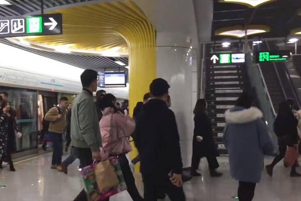 阅站漫画app最新版:免费搜索全网漫画,畅享多种便捷阅读体验