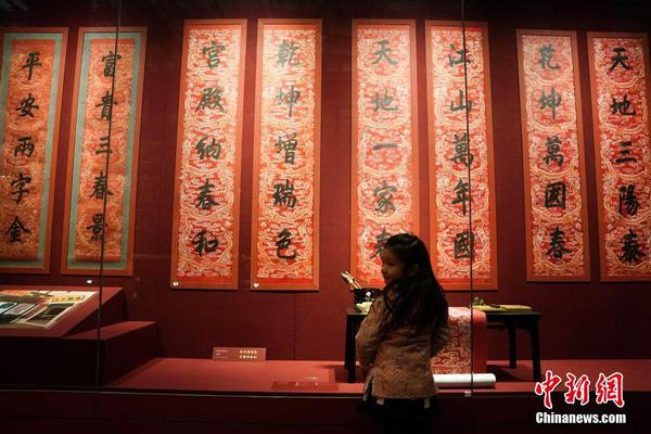 免费在线可阅读漫画成首选，却面临凯发k8国际首页登录的版权等难题待剖析？