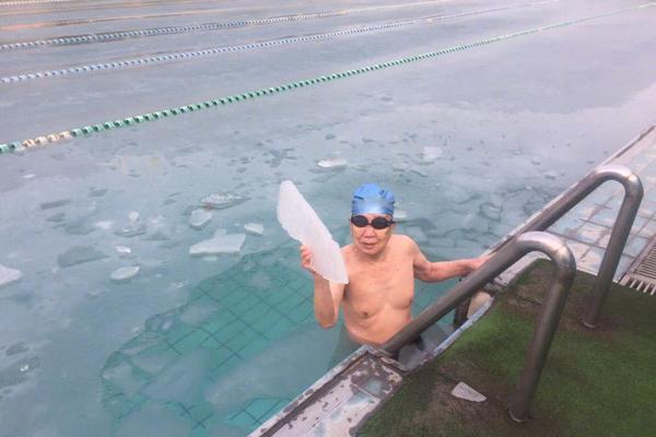 异世界搞笑冒险番为何吸引人？独特设定与反差角色是关键