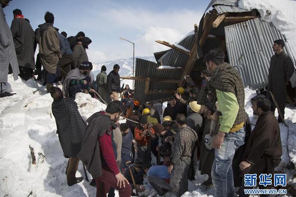 免费在线可阅读漫画成首选，却面临凯发k8国际首页登录的版权等难题待剖析？