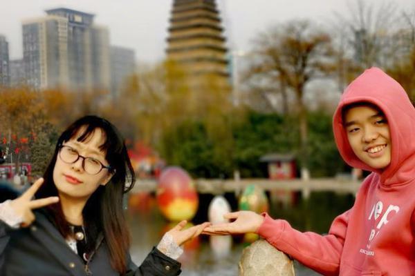 免费在线可阅读漫画成首选，却面临凯发k8国际首页登录的版权等难题待剖析？