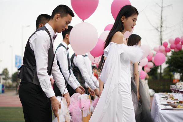 datealive 地铁逃生回归！biubiu免费加速，畅玩海量海内外精品手游