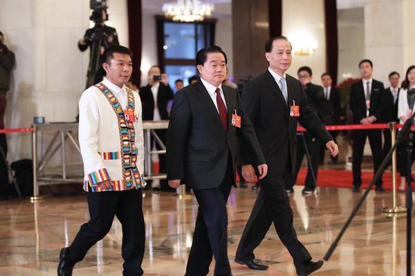 datealive 地铁逃生回归！biubiu免费加速，畅玩海量海内外精品手游