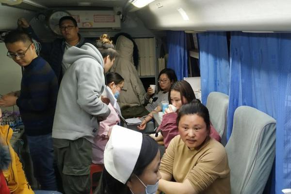 《海贼王第890集》在线观看