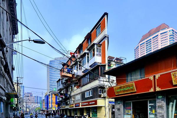 少女在宿舍生孩子视频