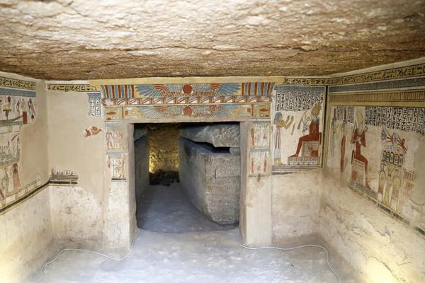 缘之空借兄妹情纠葛引发思索，为何对兄妹恋情描绘引争议？