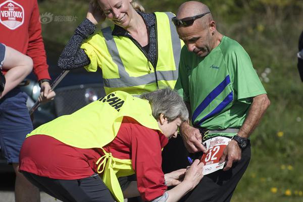 异世界搞笑冒险番为何吸引人？独特设定与反差角色是关键