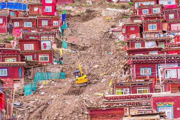 缘之空借兄妹情纠葛引发思索，为何对兄妹恋情描绘引争议？