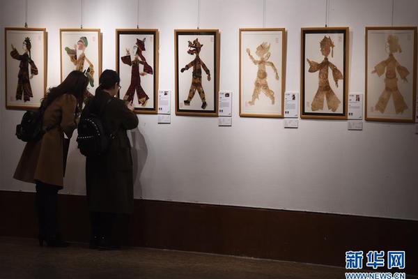 免费在线可阅读漫画成首选，却面临凯发k8国际首页登录的版权等难题待剖析？