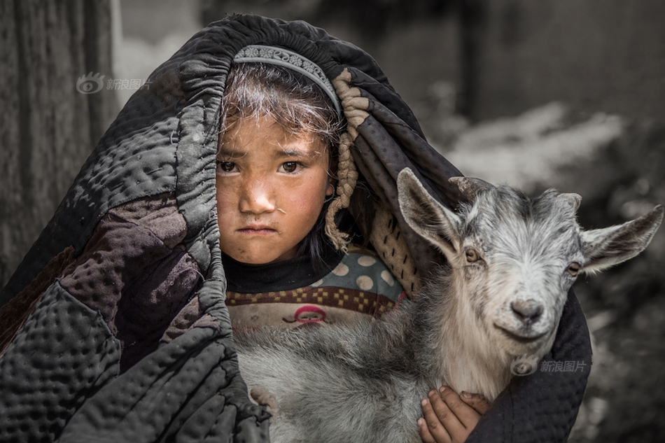 datealive 地铁逃生回归！biubiu免费加速，畅玩海量海内外精品手游