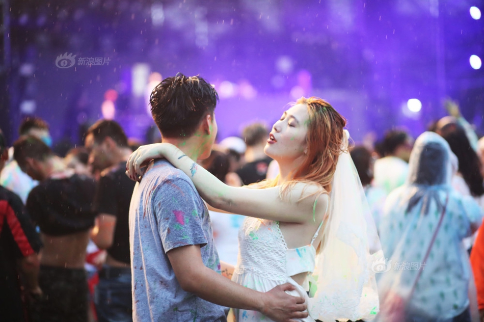 异世界搞笑冒险番为何吸引人？独特设定与反差角色是关键