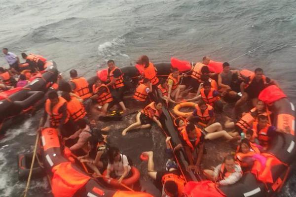 免费在线可阅读漫画成首选，却面临凯发k8国际首页登录的版权等难题待剖析？