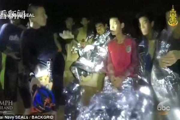 datealive 地铁逃生回归！biubiu免费加速，畅玩海量海内外精品手游