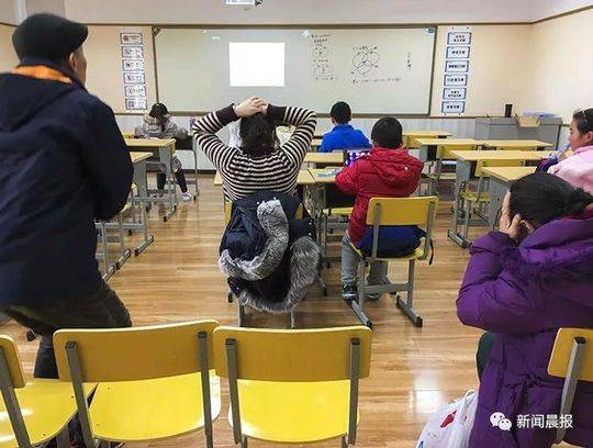 免费在线可阅读漫画成首选，却面临凯发k8国际首页登录的版权等难题待剖析？