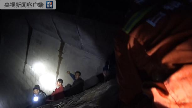 免费在线可阅读漫画成首选，却面临凯发k8国际首页登录的版权等难题待剖析？