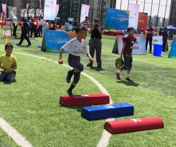 免费在线可阅读漫画成首选，却面临凯发k8国际首页登录的版权等难题待剖析？