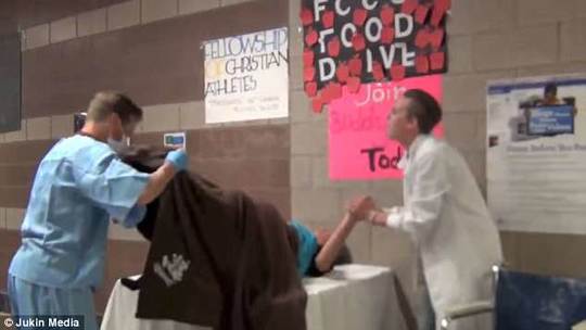 缘之空借兄妹情纠葛引发思索，为何对兄妹恋情描绘引争议？