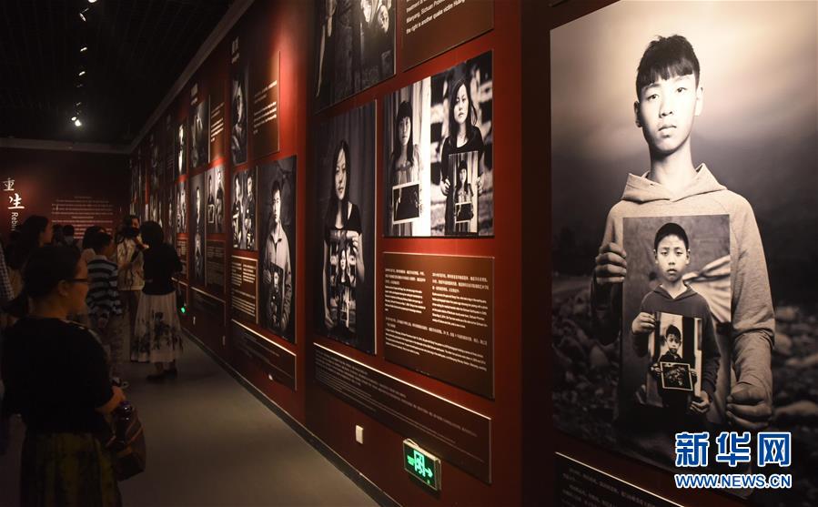 免费在线可阅读漫画成首选，却面临凯发k8国际首页登录的版权等难题待剖析？