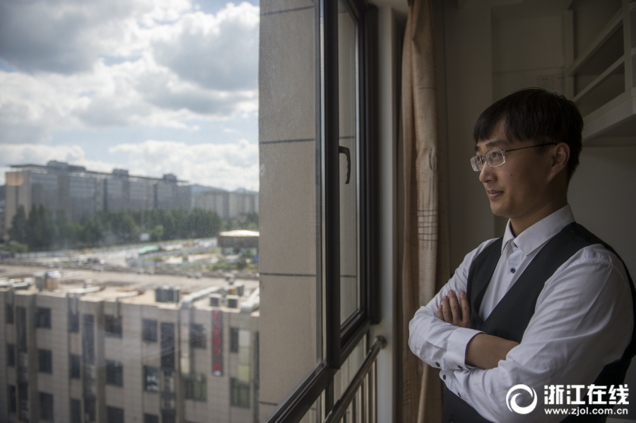 免费在线可阅读漫画成首选，却面临凯发k8国际首页登录的版权等难题待剖析？