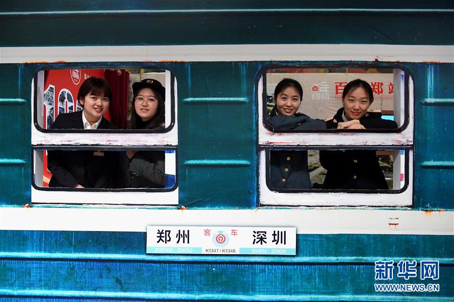 免费在线可阅读漫画成首选，却面临凯发k8国际首页登录的版权等难题待剖析？