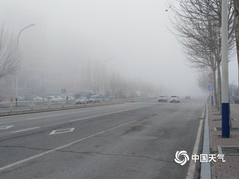 异世界搞笑冒险番为何吸引人?独特设定与反差角色是关键