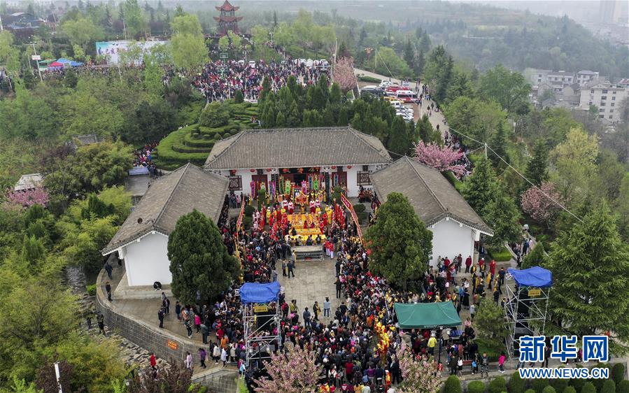 异世界搞笑冒险番为何吸引人？独特设定与反差角色是关键