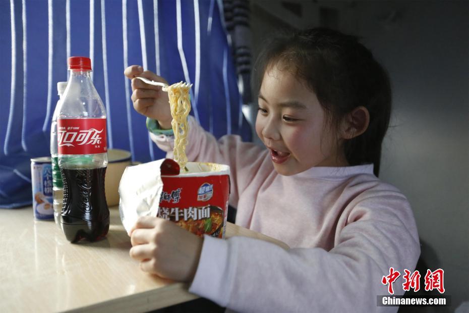 异世界搞笑冒险番为何吸引人？独特设定与反差角色是关键